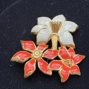 Vintage Monet flower pin set in white and coral enamel
